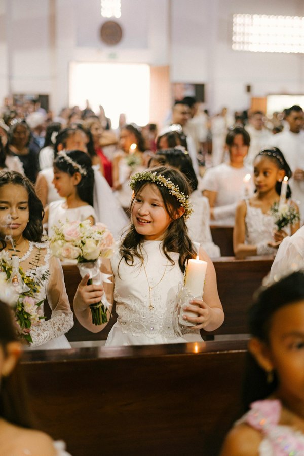 Bijou de communion pour fille : élégance et souvenirs précieux